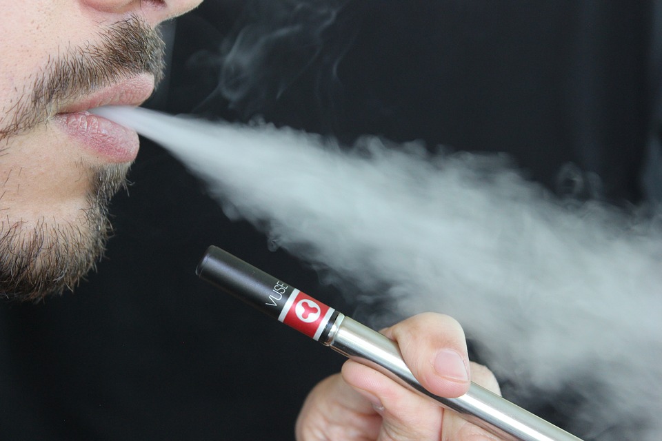 e-liquid-vaping